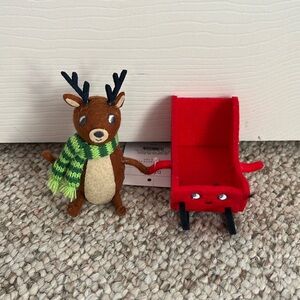 Felt reindeer and sleigh duo Christmas figurine